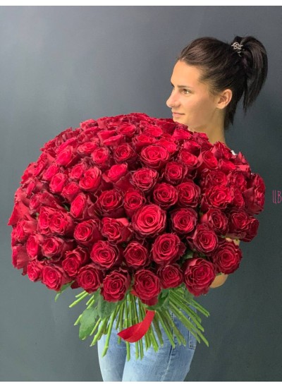 Букет из 101 красной розы (с лентой)