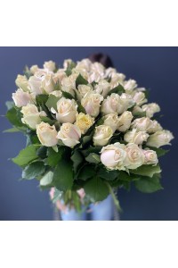 Букет из 51 кремовых роз (с лентой)