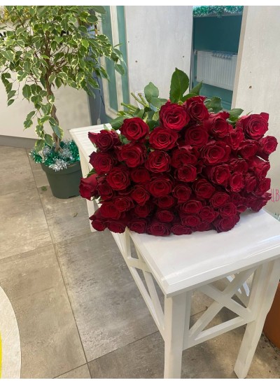 Букет из 51 красной розы (с лентой)