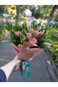 Букет цветов "Стильный сюрприз"