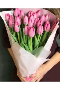 21 розовый тюльпан с оформлением