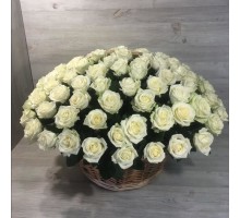 Корзина из 51 белой розы