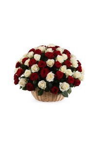 Корзина из 51 белой и красной розы