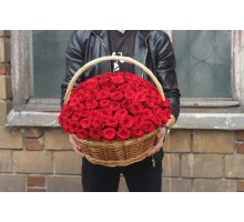 Корзина из 51 красной розы