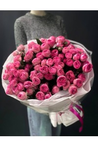 Букет из 21 ветки кустовой пионовидной розы Жизель