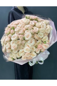 Букет из 41 ветки кустовой розы Бомбастик