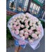Букет из 35 веток кустовой розы Мансвилд Парк