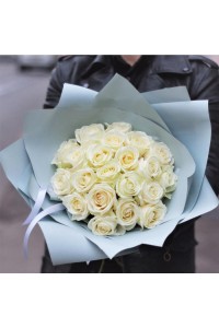 Букет из 21 белой розы "Валентина" (с оформлением)