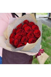 Букет из 21 красной розы "Комплимет" (с оформлением)