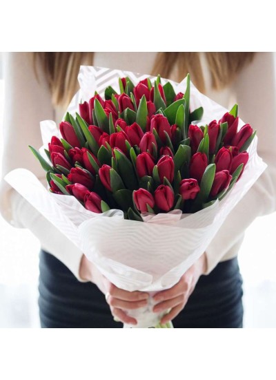 Букет из 35 красных тюльпанов "Счастливый"