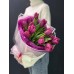 15 фиолетовых тюльпанов с оформлением